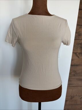 Re Ona Short Sleeve Crew Neck Tee in Beige